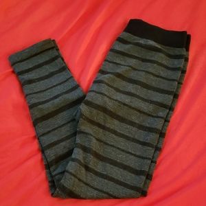 Black and grey stripped leggings